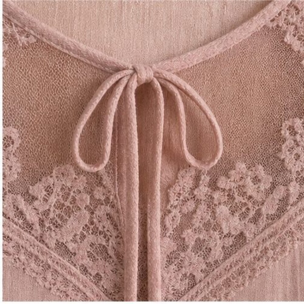 Blush Lace Trim Top - Picture 4 of 6